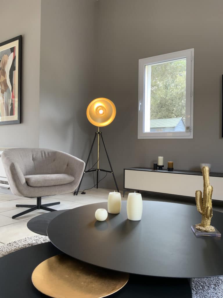 salon salle a manger et espace billard après aménagement et décoration intérieure Nimes